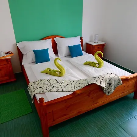 & Marinka Apartman *